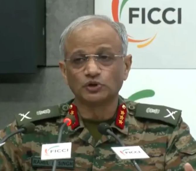 “ऑपरेशन सिन्दूर” ने चीन के लिए अपने हथियारों को परखने का एक ‘लाइव लैब’ जैसा अवसर प्रदान किया – उप सेना प्रमुख