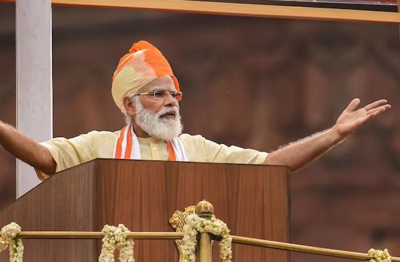 विचार प्रवाह : प्रधानमंत्री मोदी ! इतिहास के विराट व्यक्तित्व पर क्या लिखा जाए और क्या छोड़ा जाये ?
