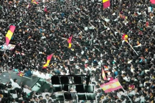 टीवीके प्रमुख और अभिनेता विजय की रैली में भगदड़, अब तक 39 की मौत