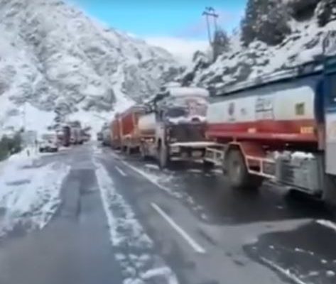 हिमाचल : रोहतांग-बारालाचा व शिंकुला दर्रा में 2 फीट हिमपात