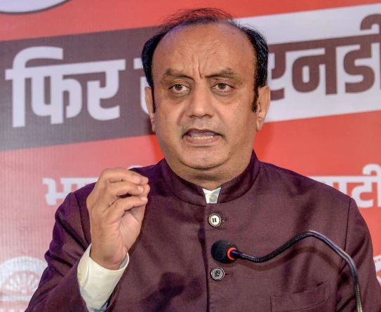 सोमनाथ मंदिर पर छिड़ा ‘नेहरू बनाम मोदी’ विवाद: सुधांशु त्रिवेदी ने नेहरू के पत्रों का दिया हवाला, साधा निशाना