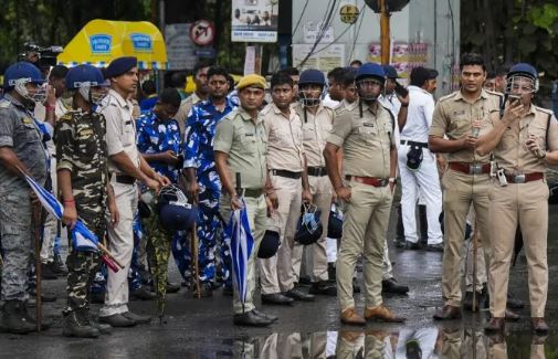 Kolkata Violence: गोलपार्क में बमबाजी और फायरिंग से दहला पॉश इलाका, सड़क पर बिछीं गोलियां! पुलिस ने 10 को दबोचा