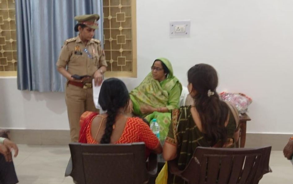 Jaunpur women public hearing