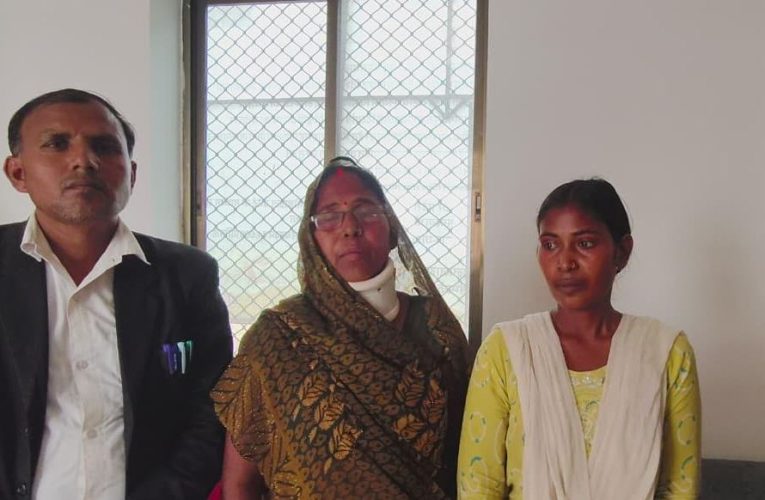 जौनपुर: छुट्टा सांड से टकराकर मौत पर मिला 4 लाख का मुआवजा | The Politics Again