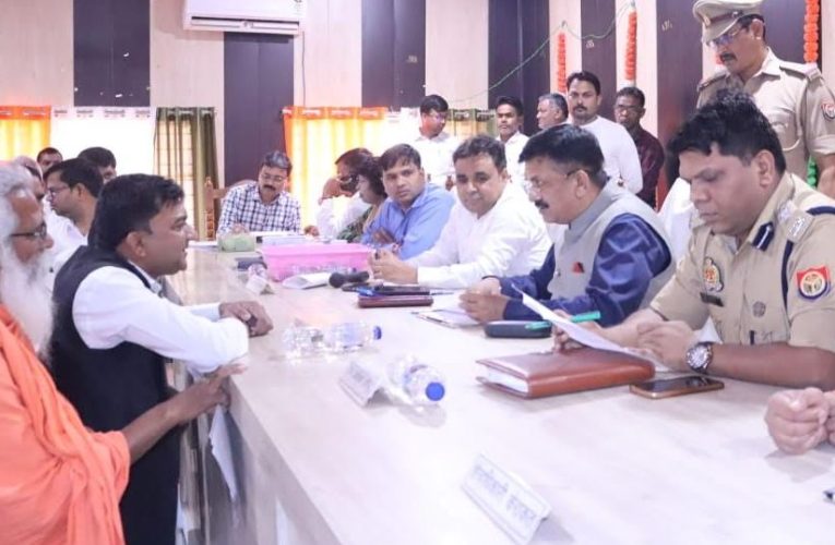 जौनपुर: केराकत में समाधान दिवस, 28 शिकायतों का निपटारा