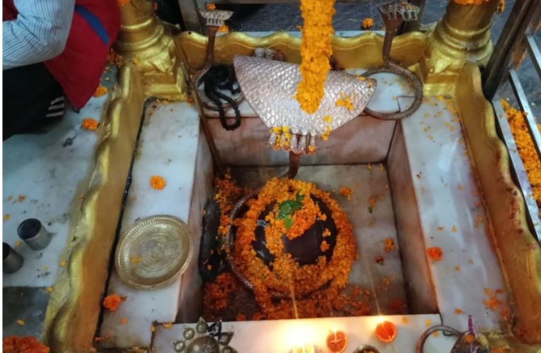 जौनपुर: ऐतिहासिक सारनाथ महादेव मंदिर की आरती का समय बदला | The Politics Again