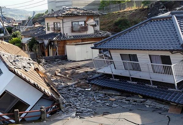 जापान में 7.4 तीव्रता का भीषण भूकंप