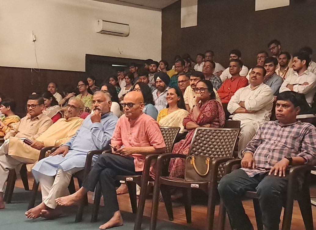 Newly appointed committee members of Akhil Bharatiya Sahitya Parishad and Indraprastha Sahitya Bharati for Delhi province