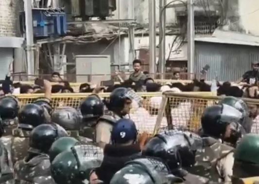 Police patrolling and barricading in Ujjain following arrests of social media influencers and stone-pelters in the Shahi Masjid row